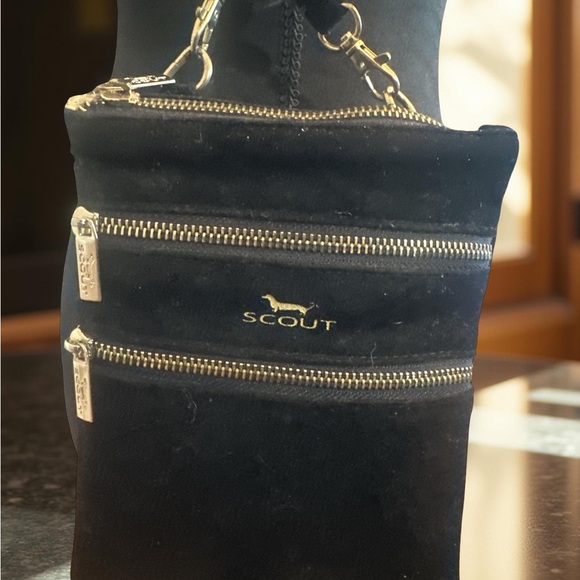 Scout “Sally Go Lightly”  Black Velvet With Quilted Interior Crossbody Bag !! - Picture 6 of 13